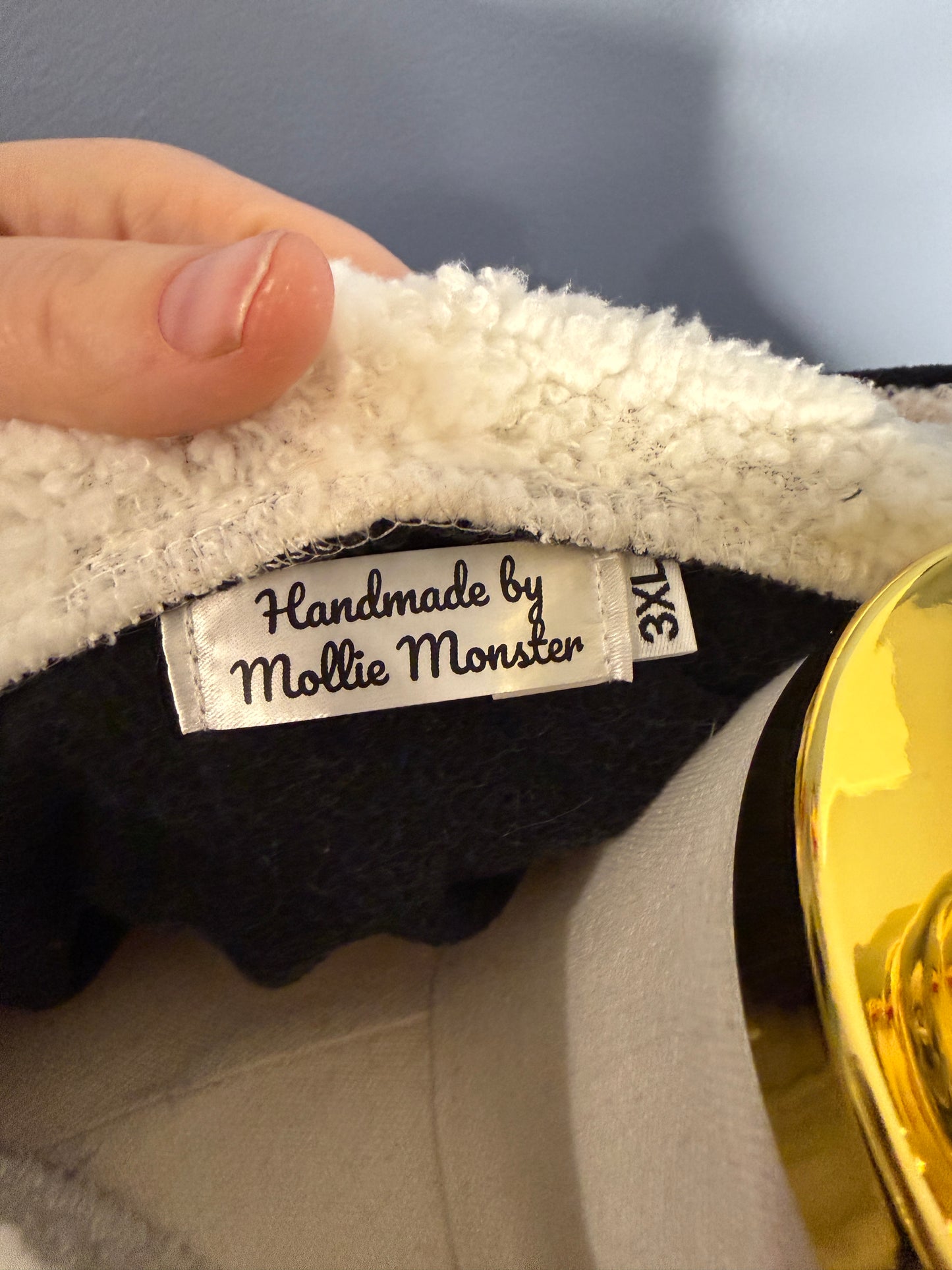 Size-3XL Cropped Fuzzy Hoodie