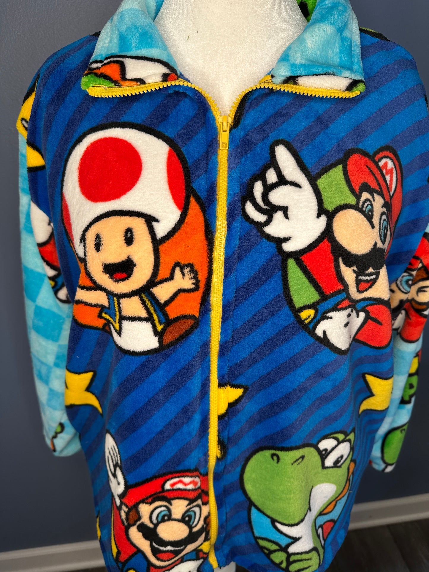 Size-XL Super Mario Zip-up Fuzzy Jacket