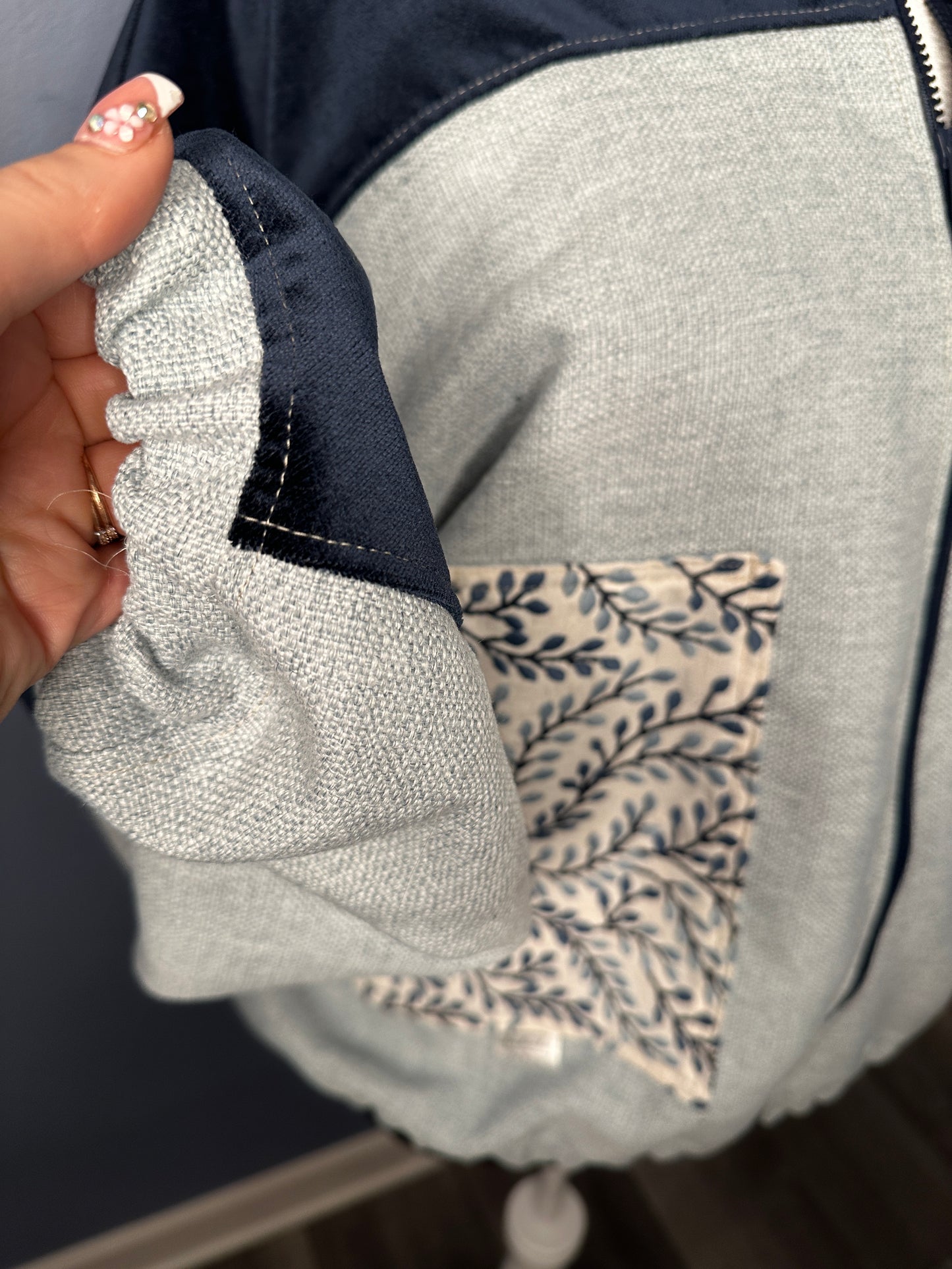 Contrast Panel Zip Jacket (size-XL)