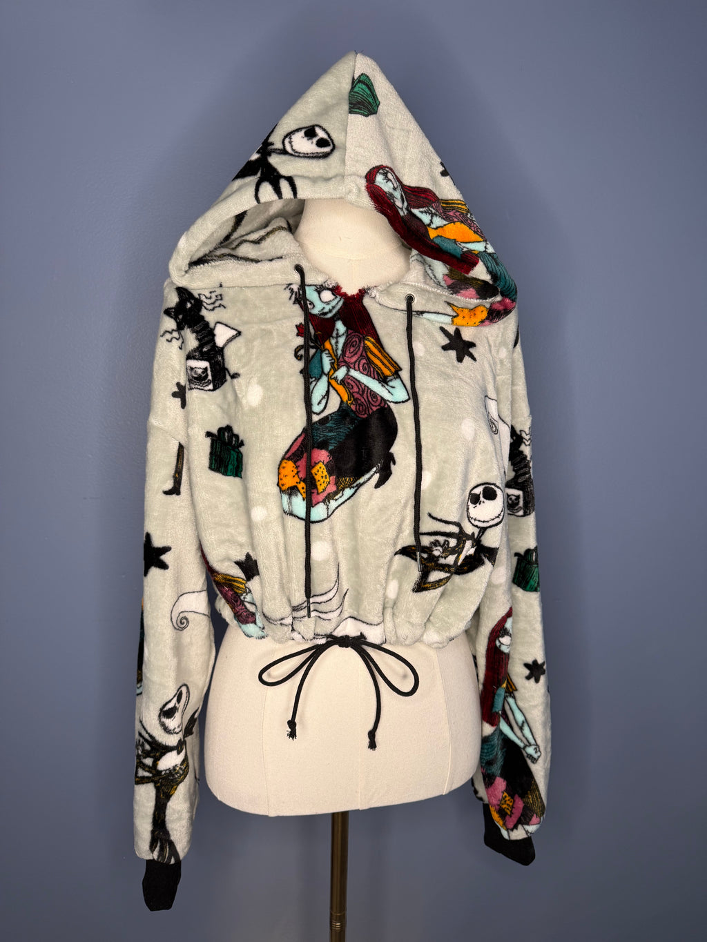 Size-Large Cropped Fuzzy Hoodie