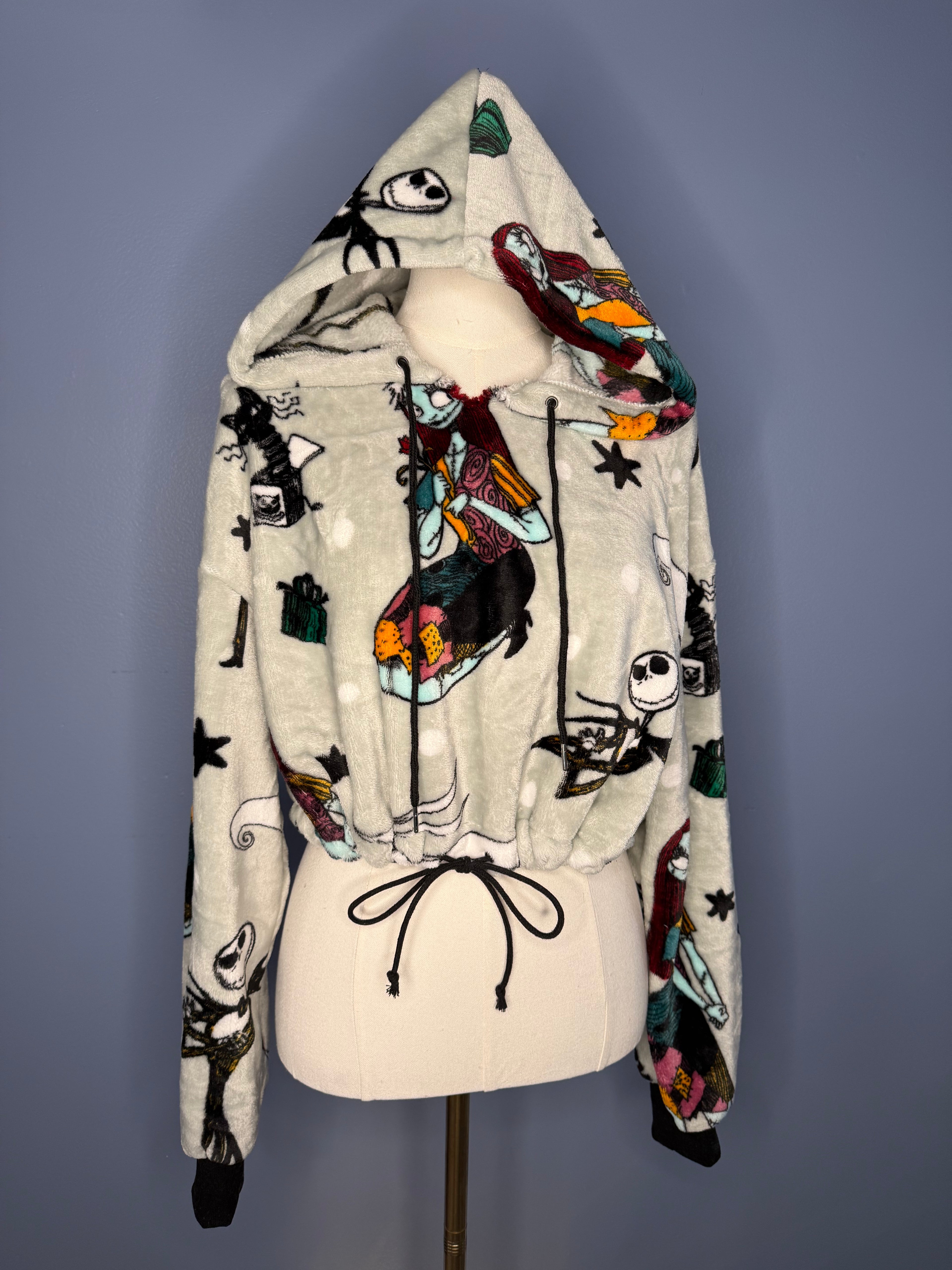 Size-Large Cropped Fuzzy Hoodie