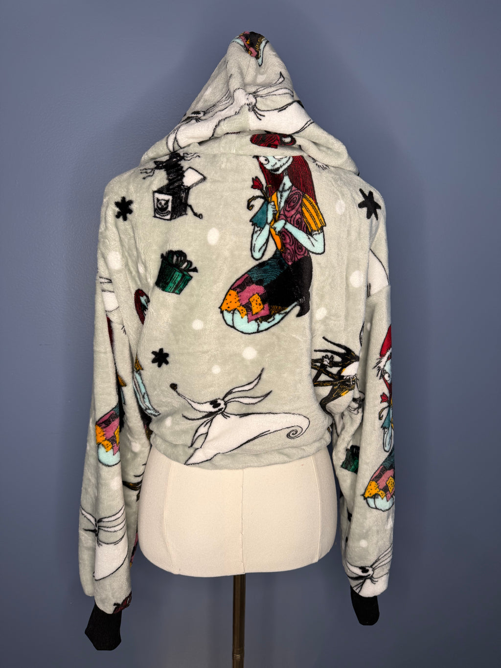 Size-Large Cropped Fuzzy Hoodie