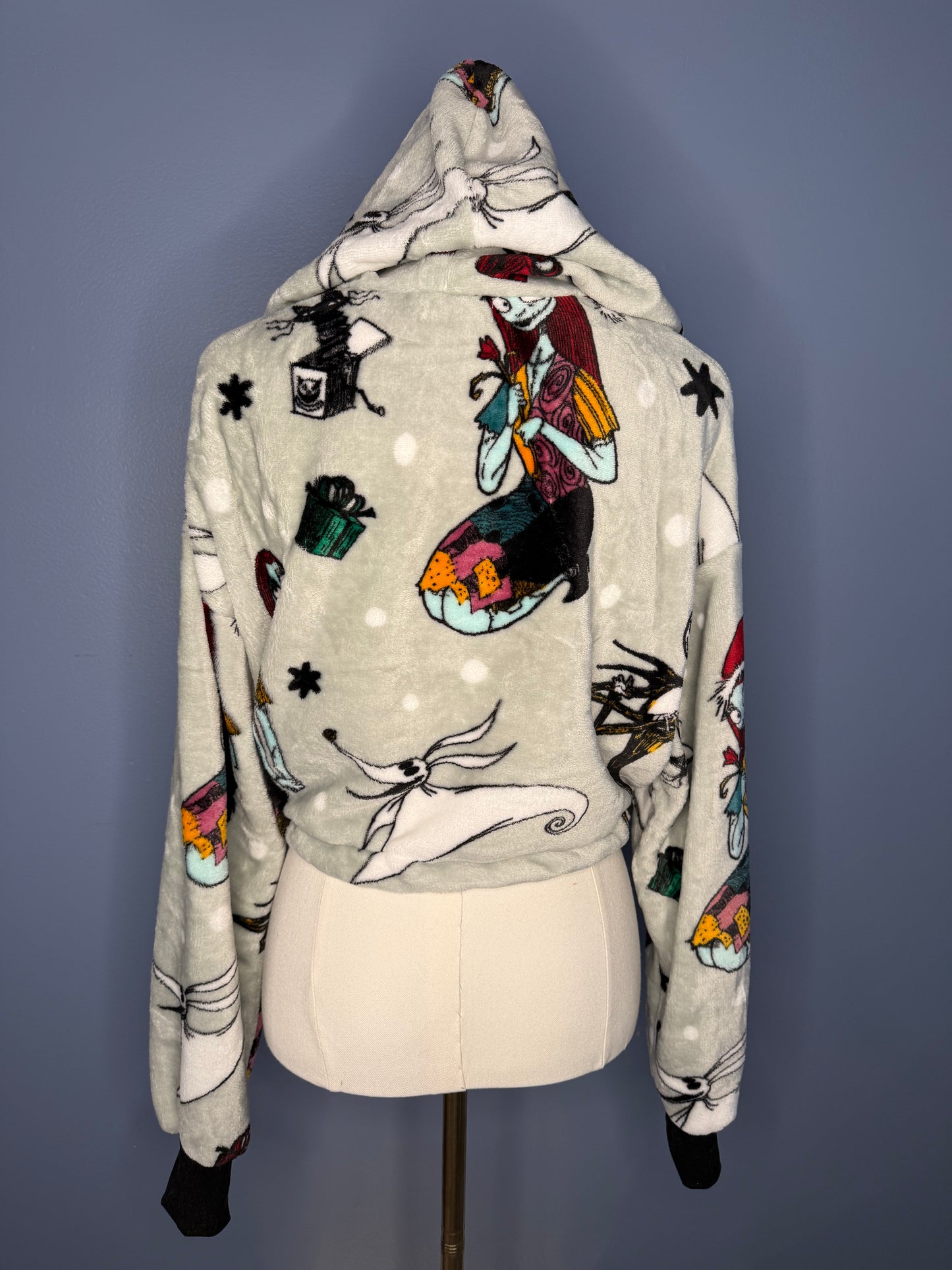 Size-Large Cropped Fuzzy Hoodie