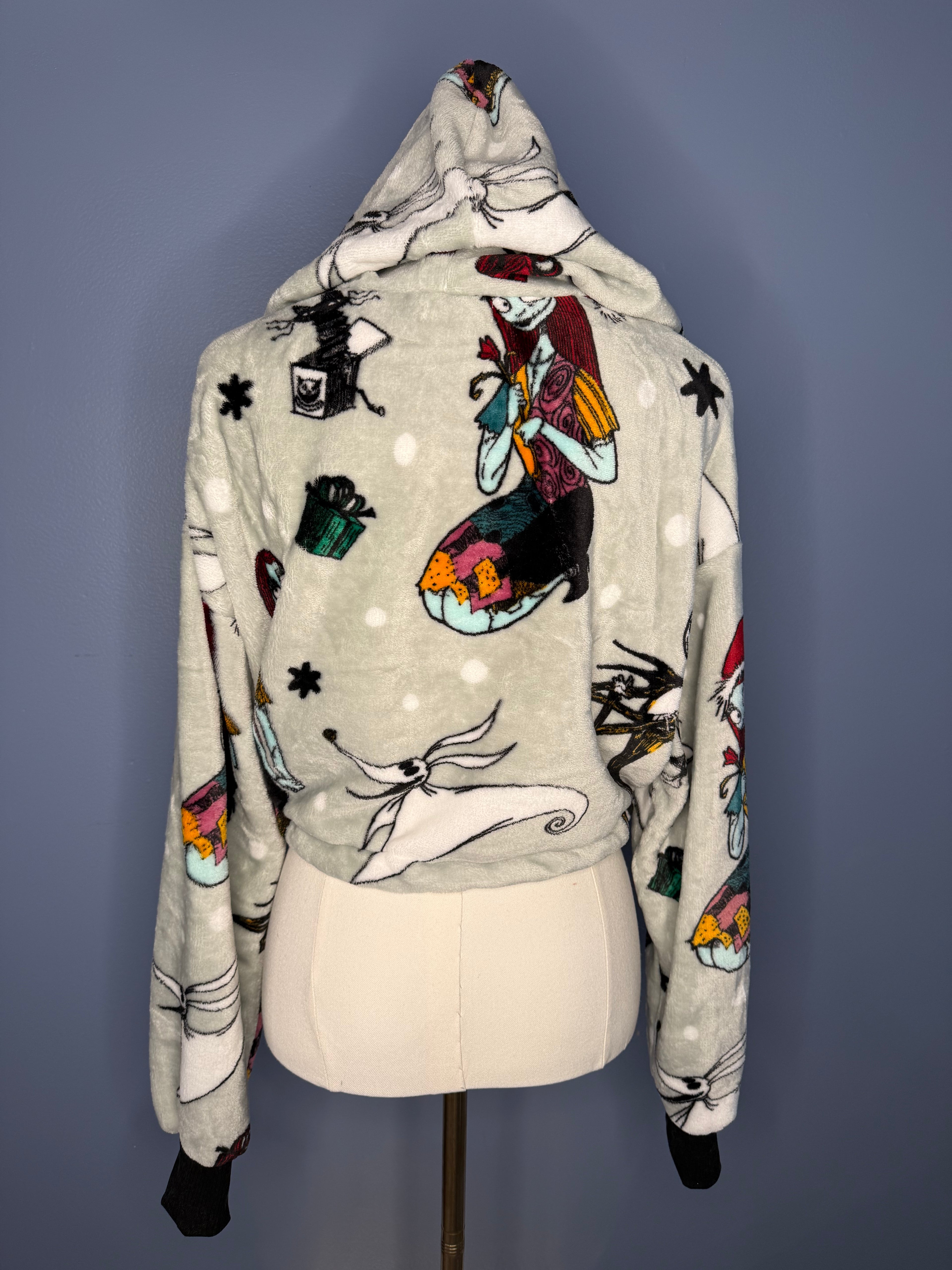 Size-Large Cropped Fuzzy Hoodie