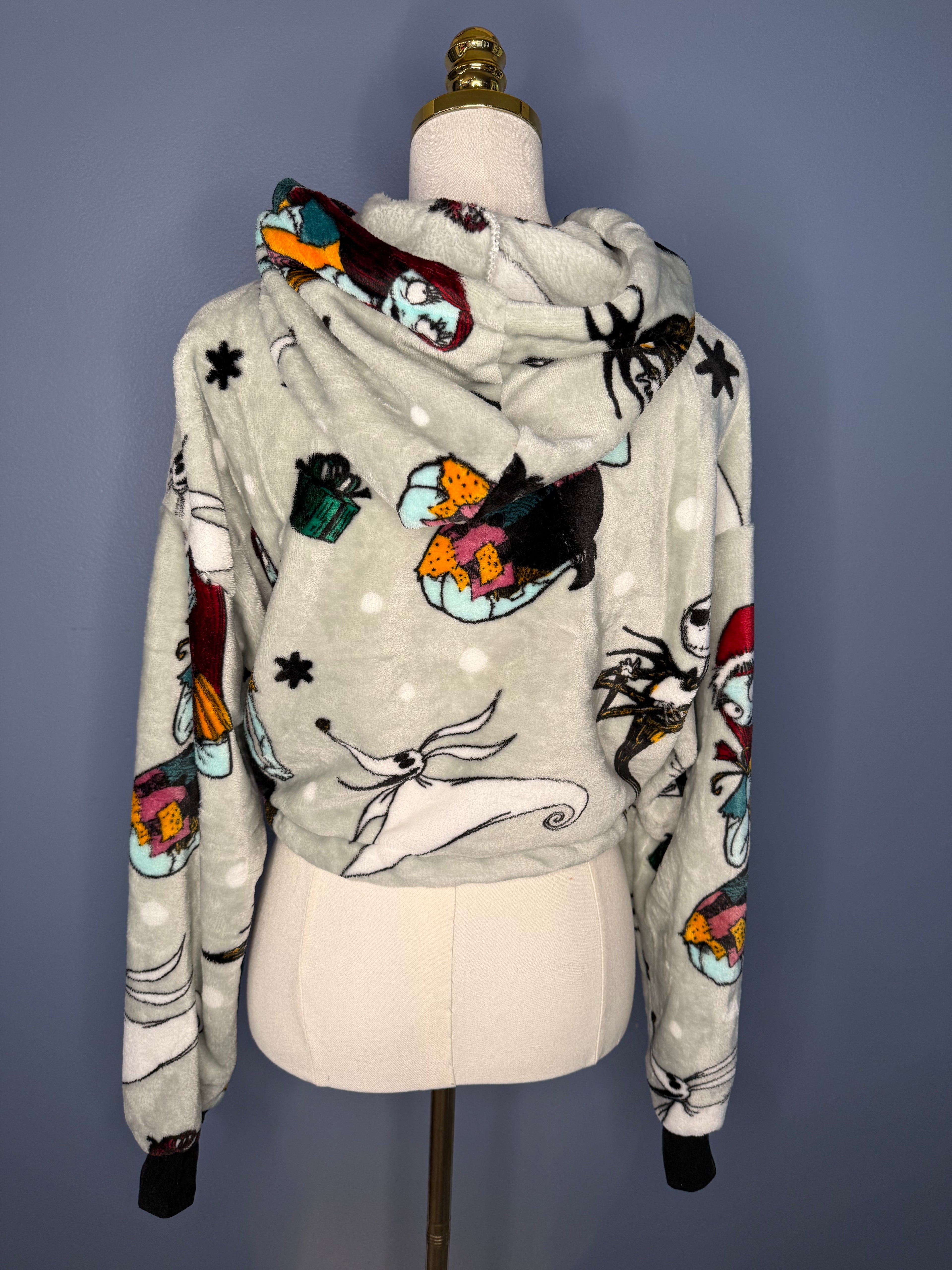 Size-Large Cropped Fuzzy Hoodie