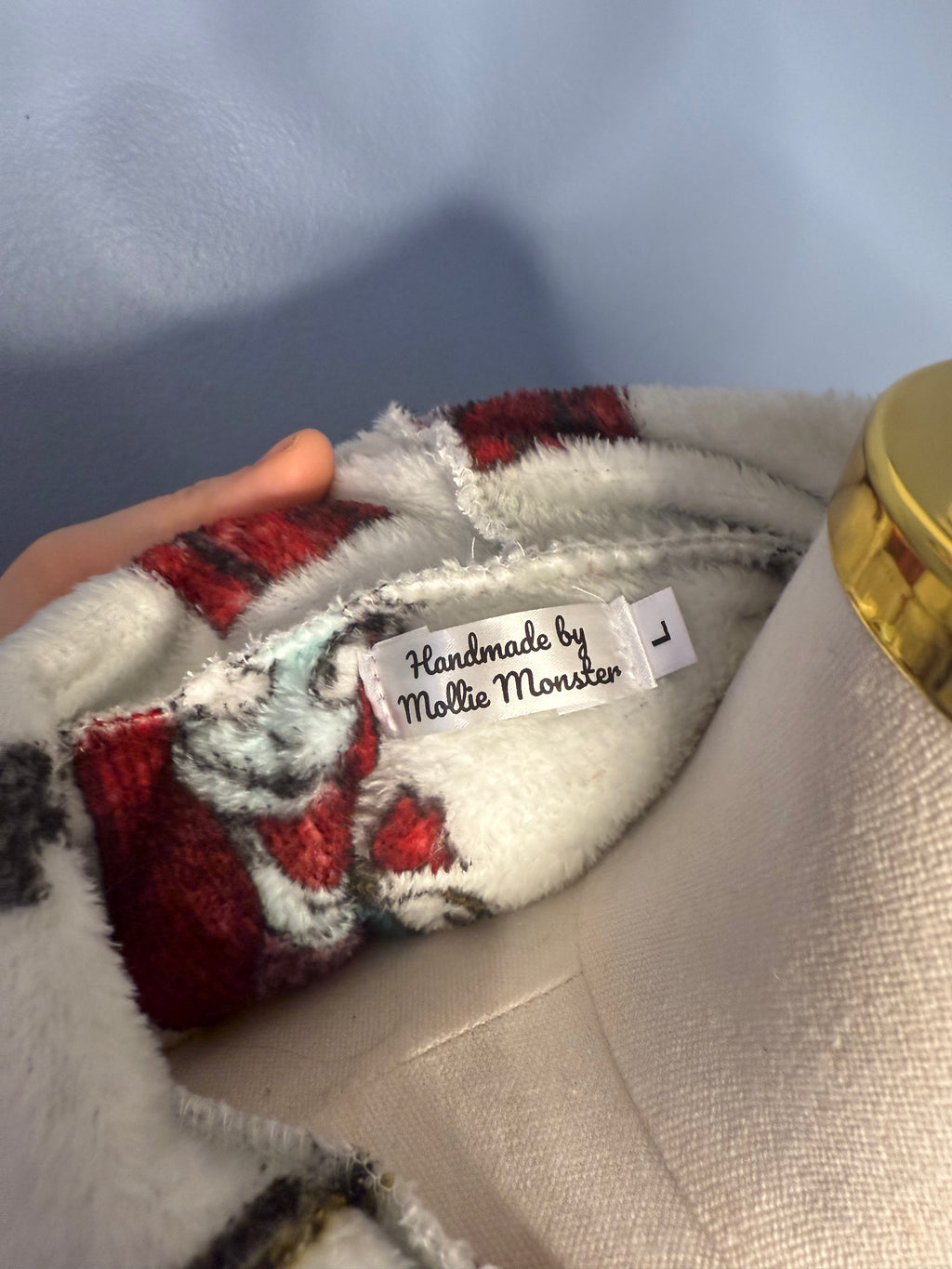 Size-Large Cropped Fuzzy Hoodie