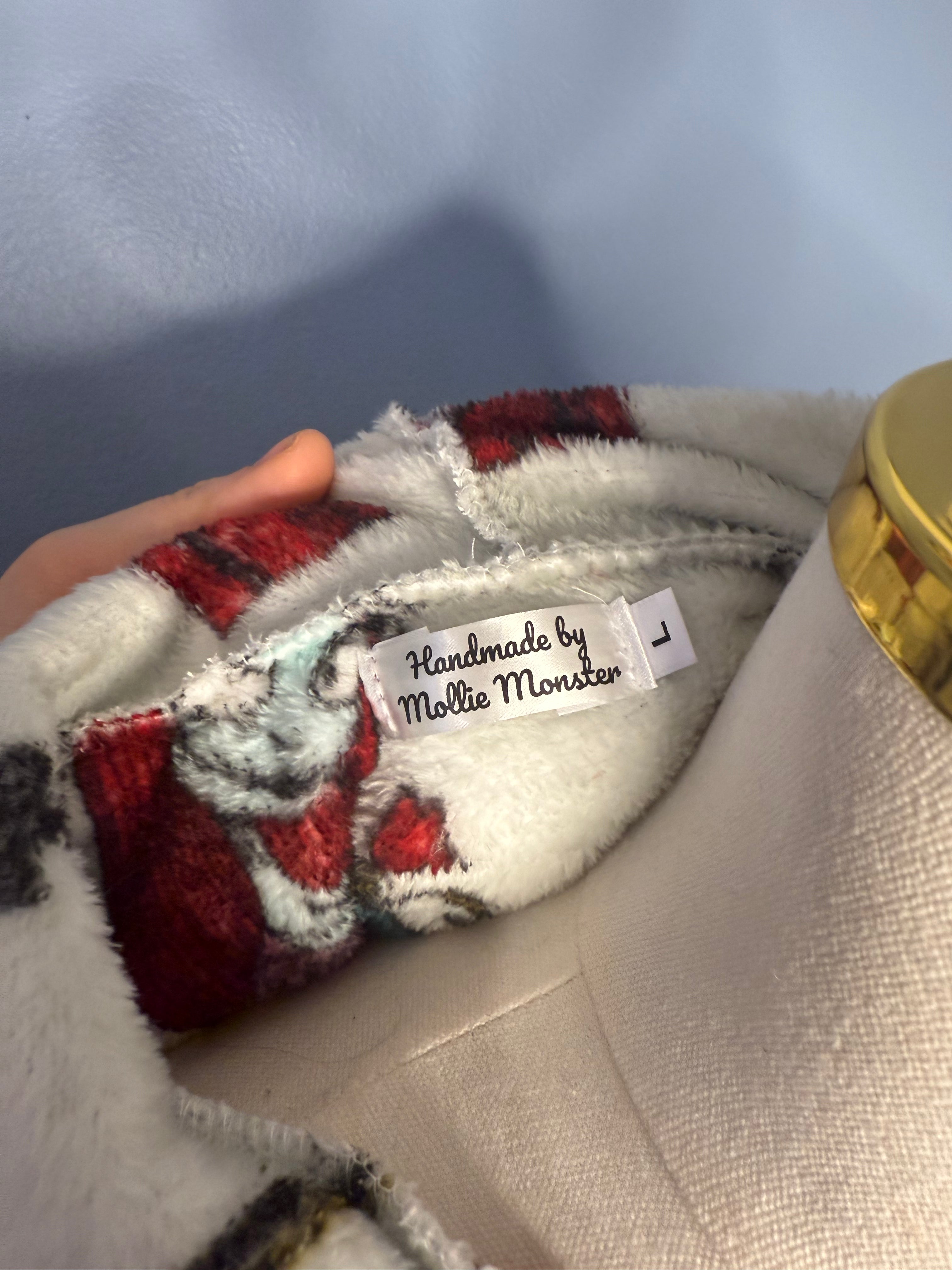 Size-Large Cropped Fuzzy Hoodie