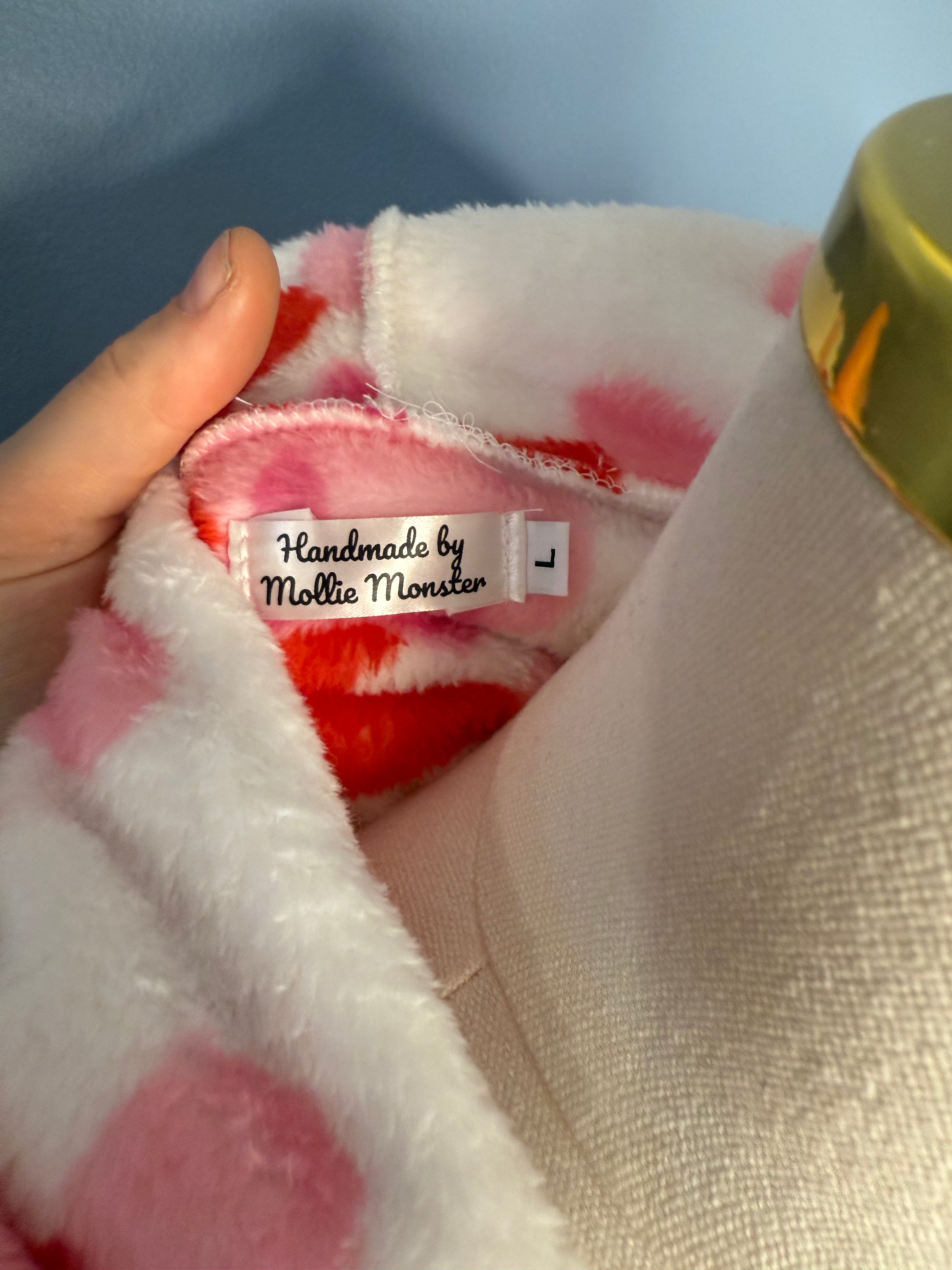 Size-Large Cropped Fuzzy Hoodie