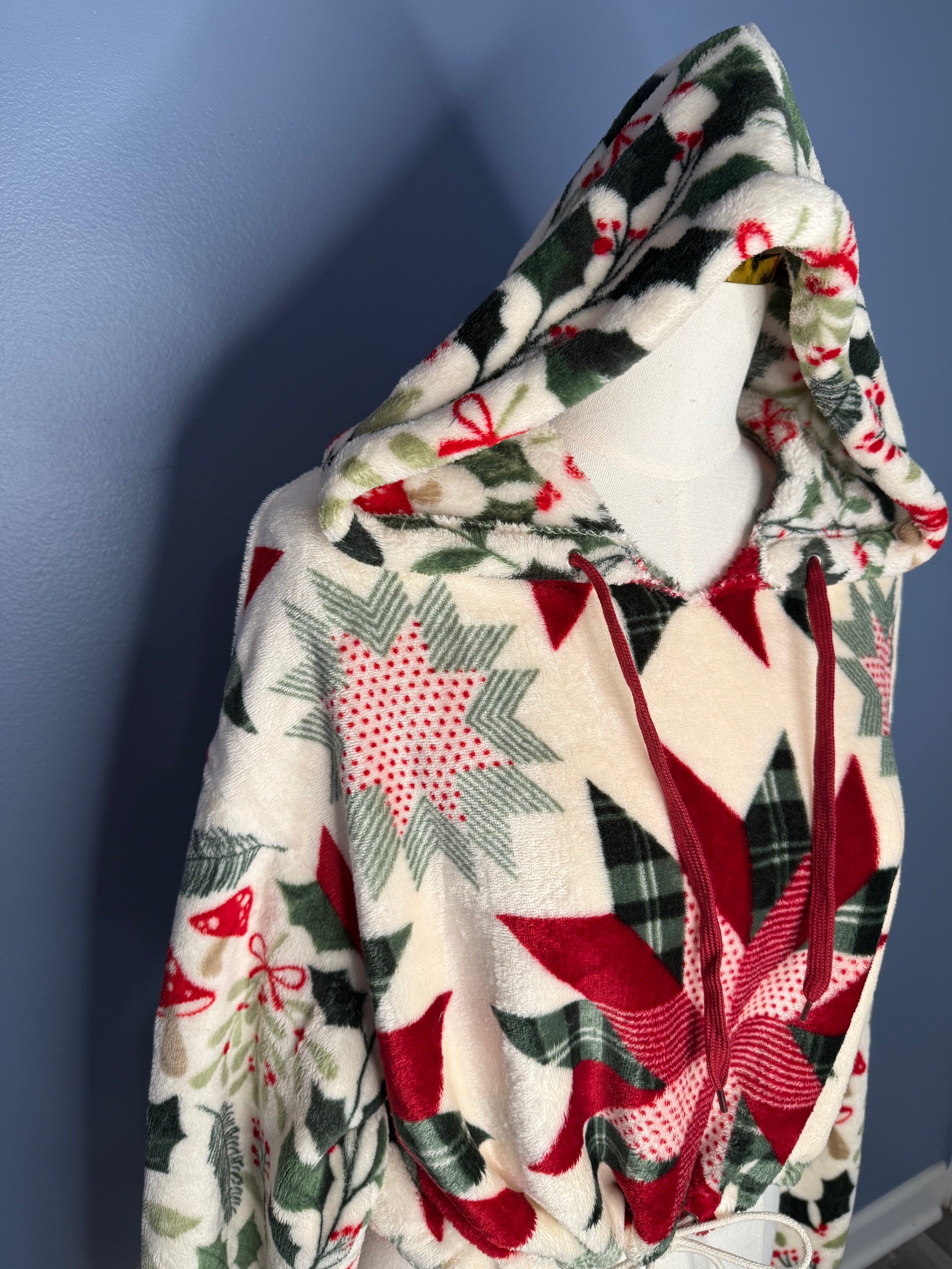 Size-Large Cropped Fuzzy Hoodie