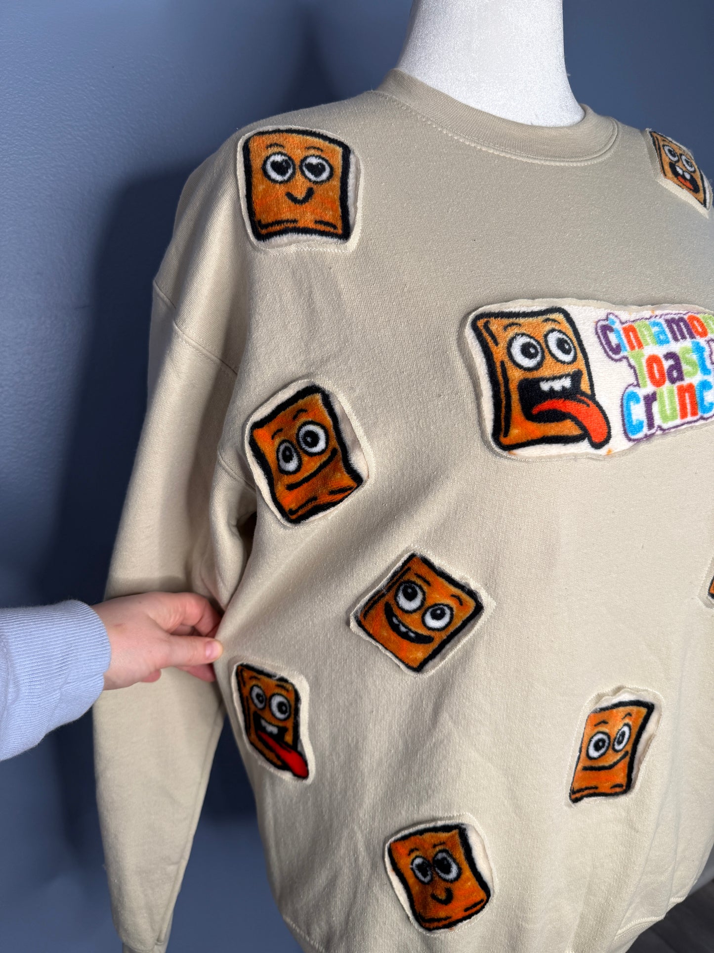 Size-Large Applique Sweatshirt