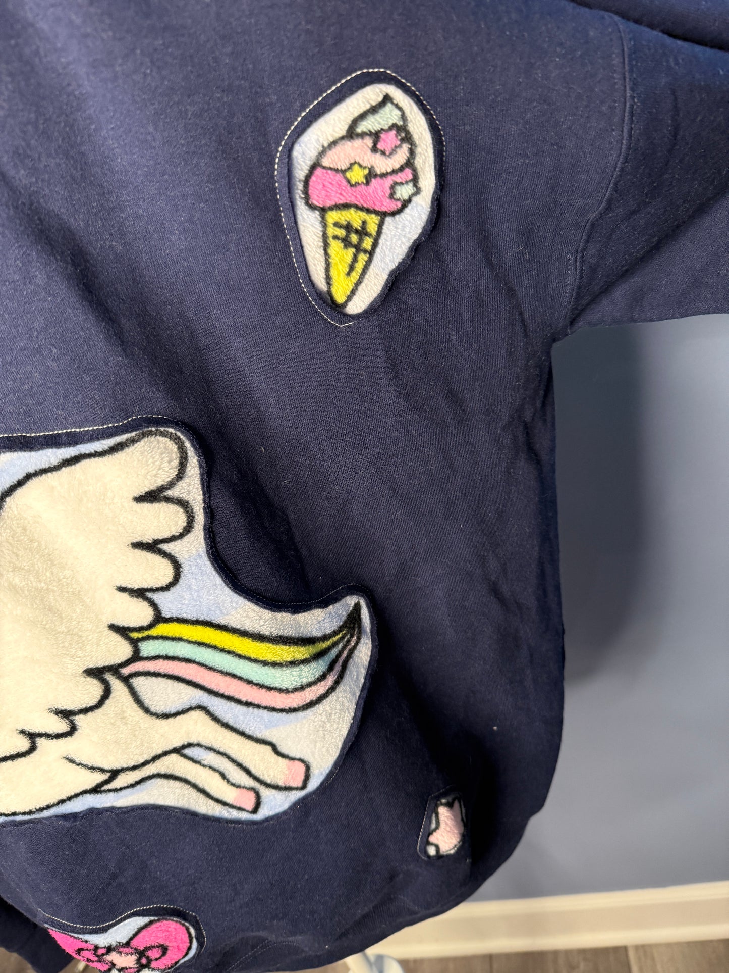 Size-2XL Applique Sweatshirt