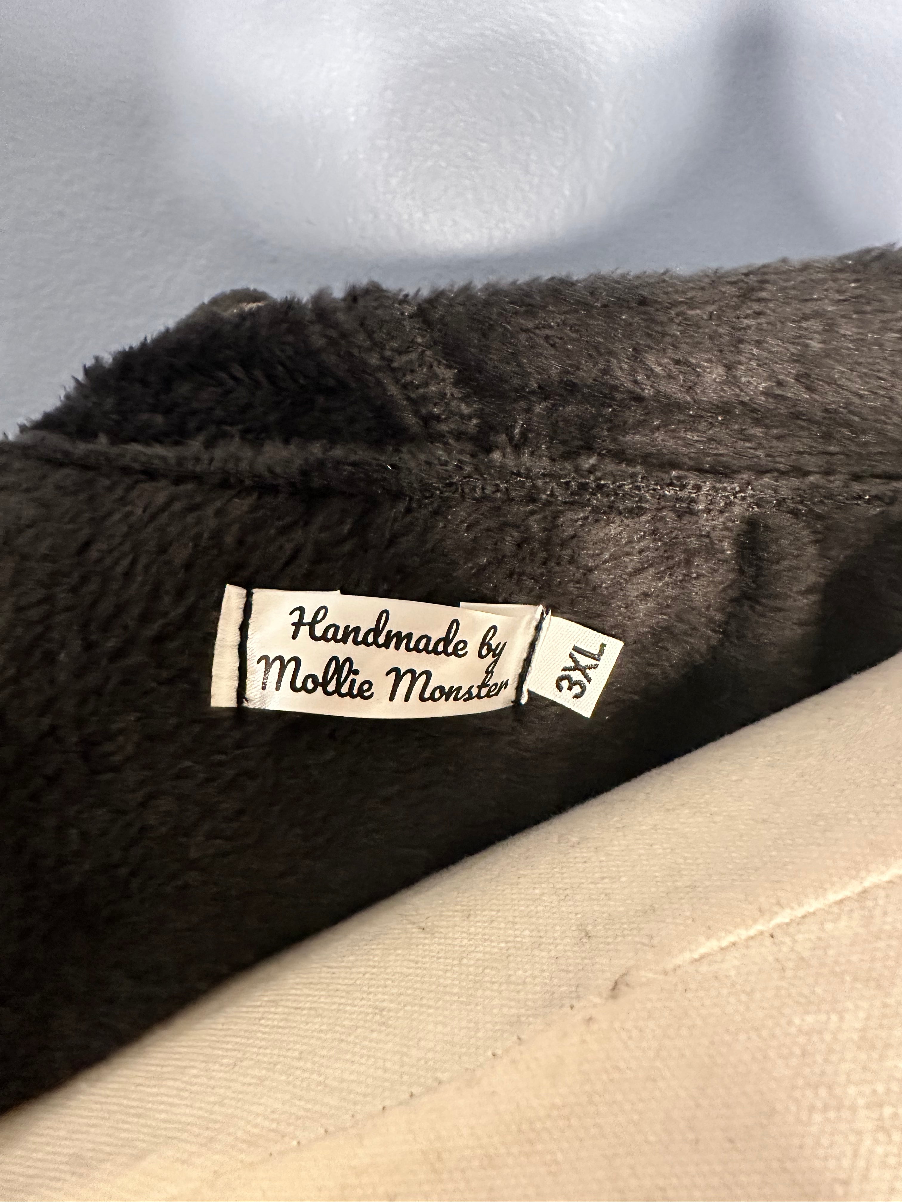 Size-3XL Juicy Couture Fuzzy Zip-up Hoodie