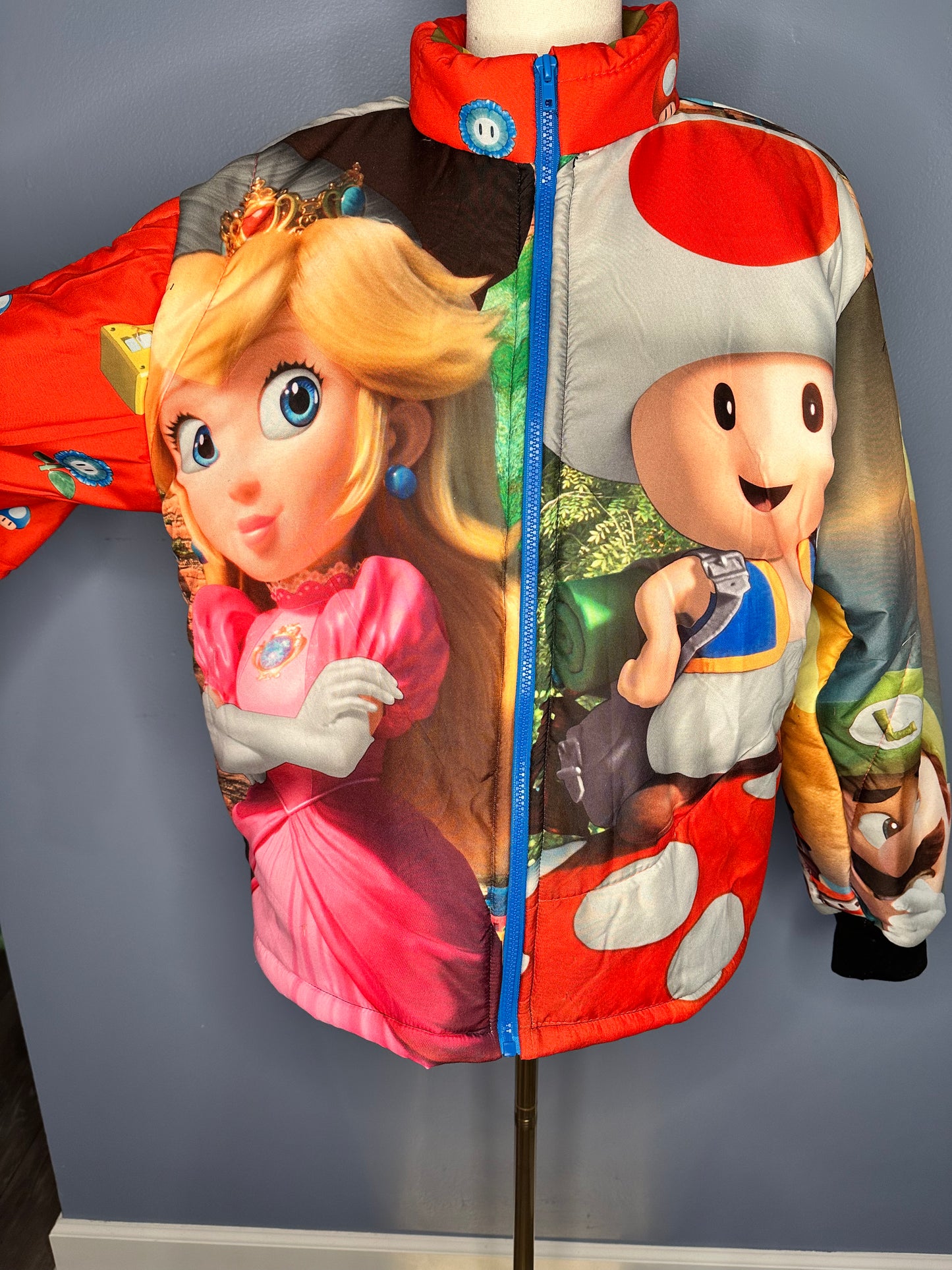 Size-Large Super Mario Puffer Coat